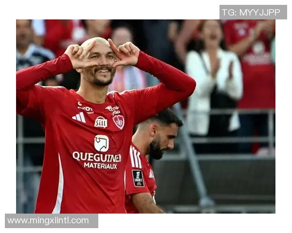 莱万加盟新球队后表现如何球迷对他的期待与评价分析