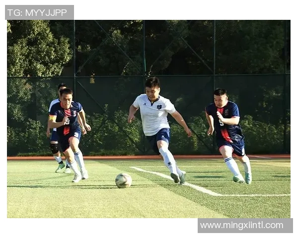 韩国与秘鲁足球赛激战正酣谁能在绿茵场上笑到最后